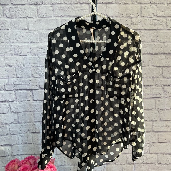 Free People Black Polka Dot Adjustable Sleeves Blouse - See Measurements!! - Picture 3 of 14